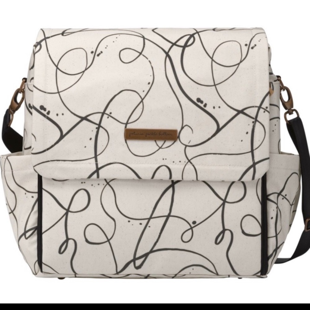 Black and White Petunia Pickle Bottom Boxy!